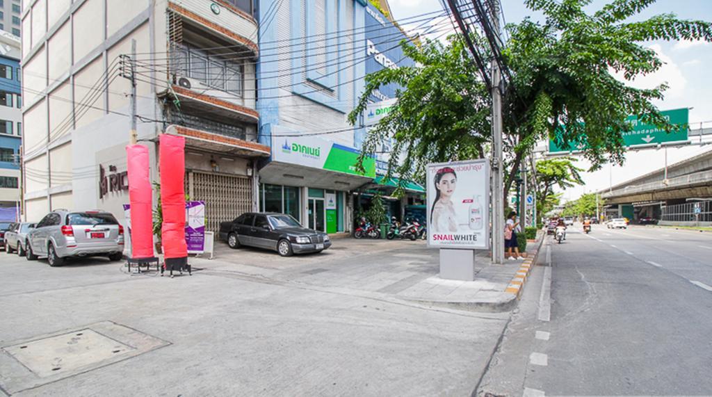 Wooden Suites Bangkok Exterior photo