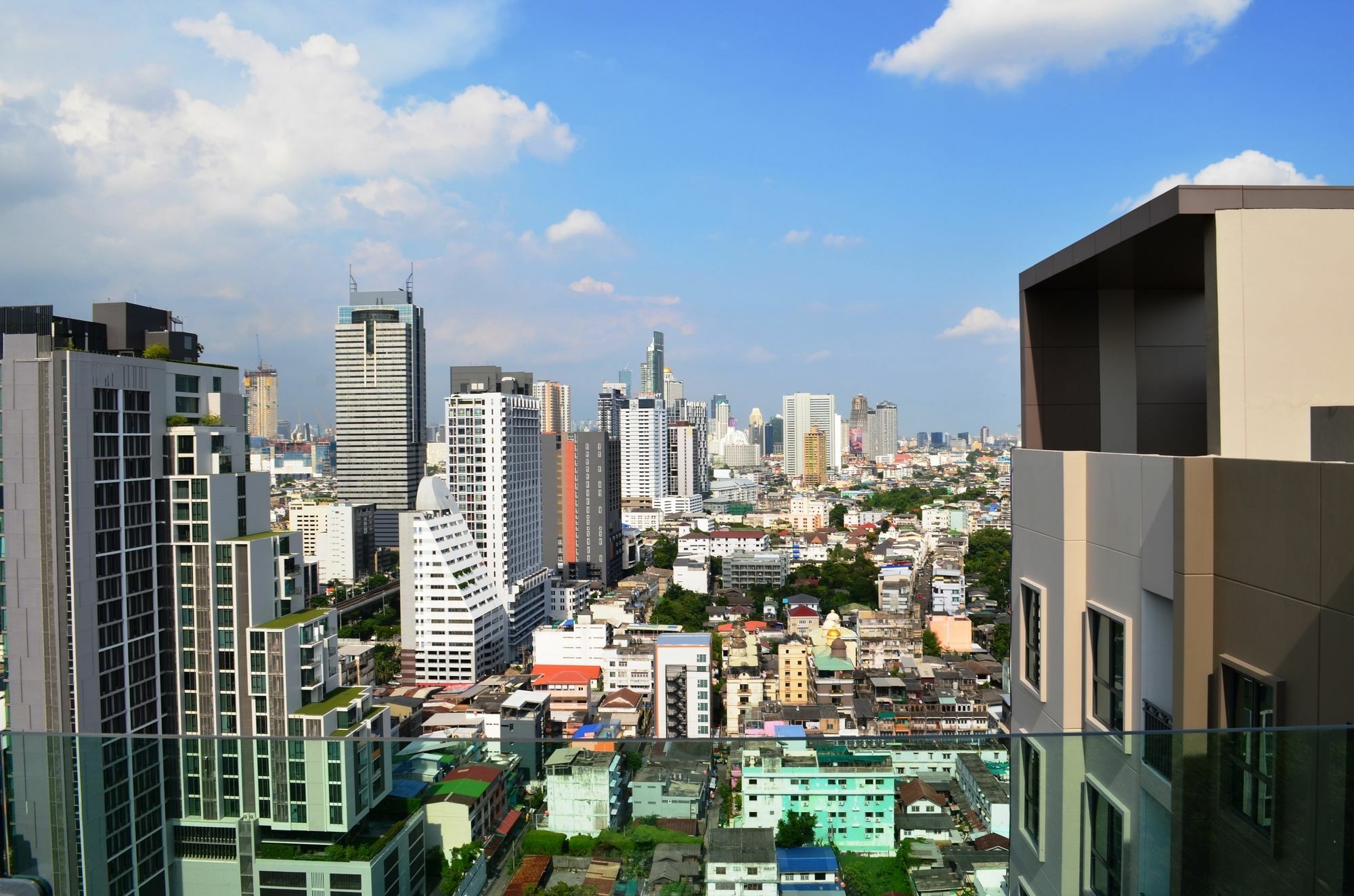 Wooden Suites Bangkok Exterior photo